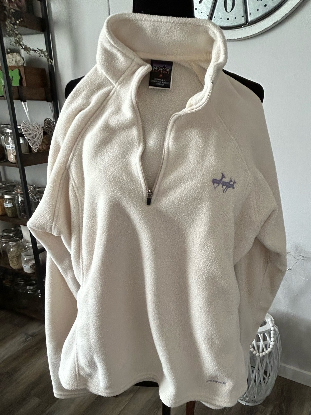 Patagonia Cream Half-Zip Fleece Pullover with Subtle Embroidery